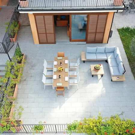 Teresita Villa With Garden And Lake View Villa