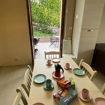 Villa Teresita Villa With Garden And Lake View