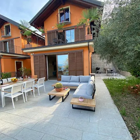 Teresita Villa With Garden And Lake View *