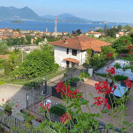 Teresita Villa With Garden And Lake View