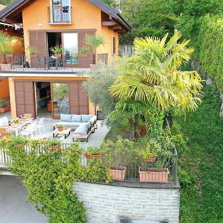 Teresita Villa With Garden And Lake View